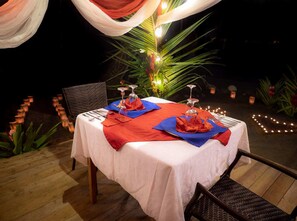 Se sirven desayunos, almuerzos y cenas; cocina internacional