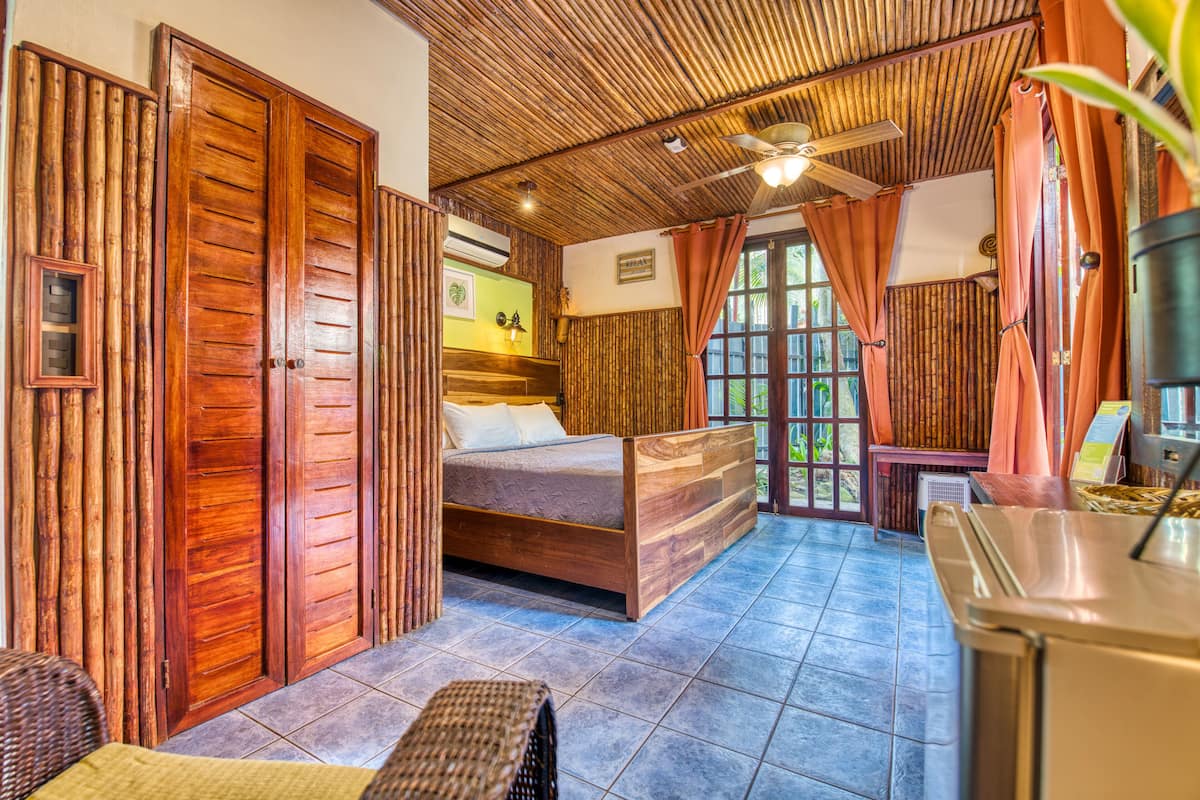 Red Frog Tropical Suite | 1 slaapkamer, een kluis op de kamer, gratis wifi, beddengoed