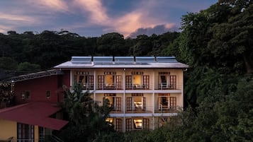 Fachada de la propiedad