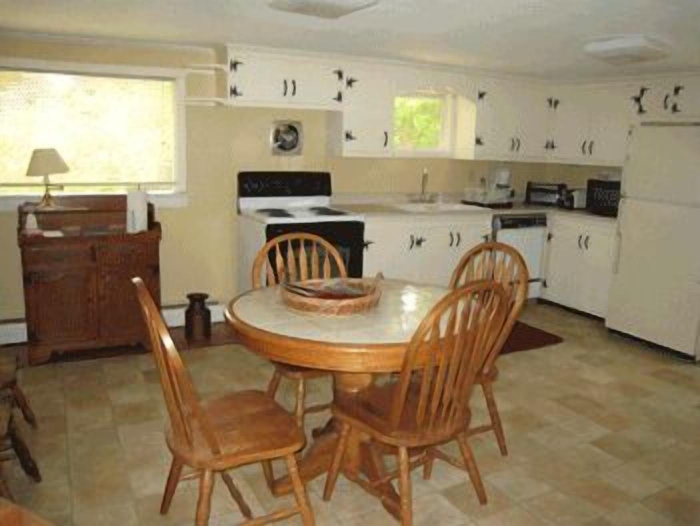 Standard Duplex, 3 Bedrooms, Garden Area | In-room dining