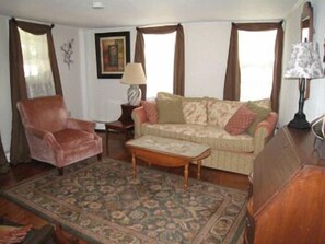 Standard Duplex, 3 Bedrooms, Garden Area | Living room | Flat-screen TV, DVD player - Stage Coach Inn (Preston)