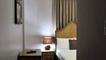 Classic Double Room | In-room safe, desk, laptop workspace, iron/ironing board