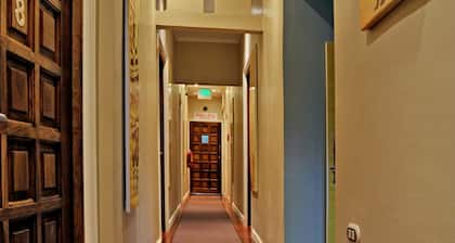 Culture Crossroads Inn