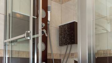 Classic Double Room | Bathroom