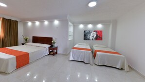 Suite | Iron/ironing board (on request), cribs (free), rollaway beds (surcharge) - Hotel La Luna (Cali)