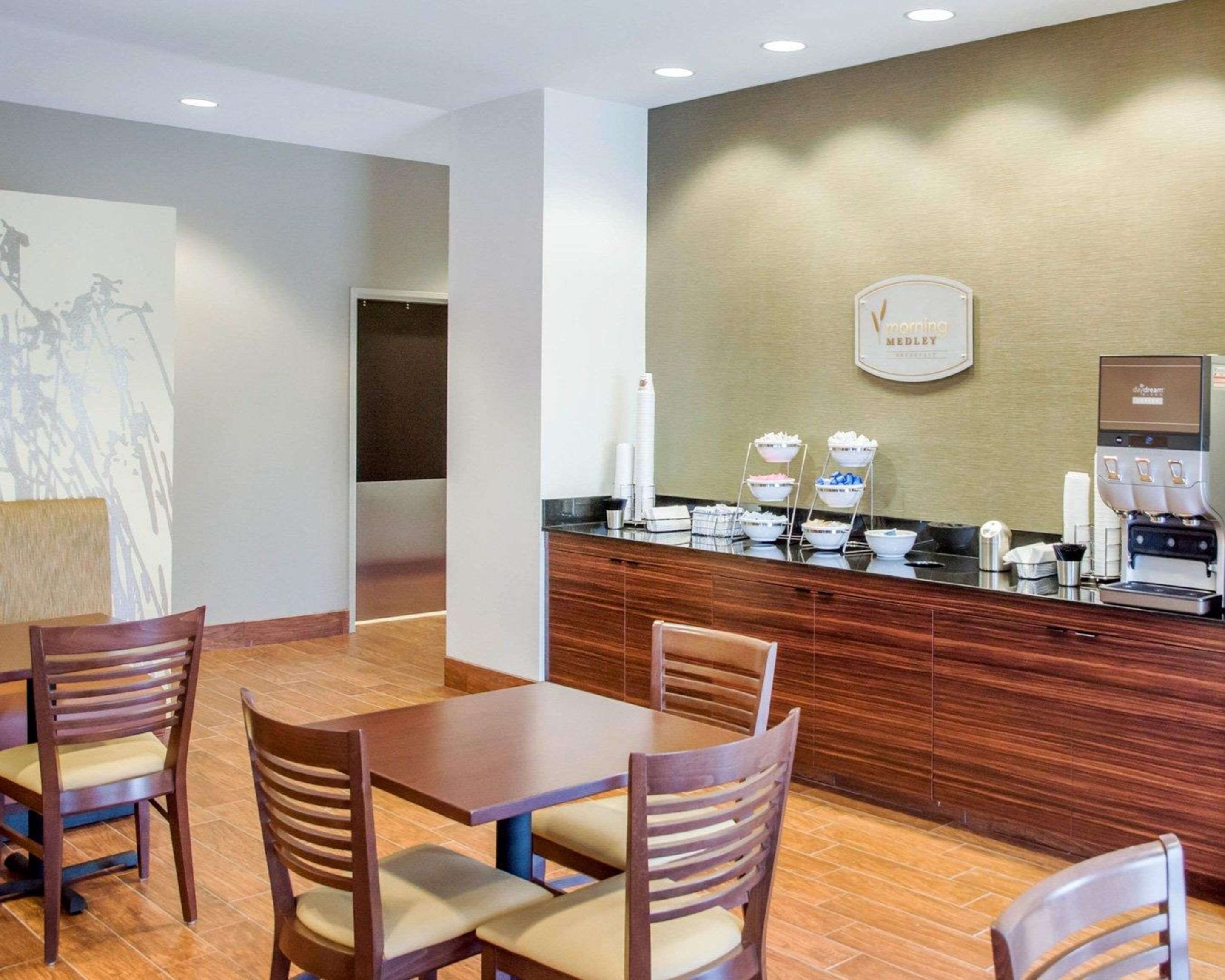 free daily full breakfast