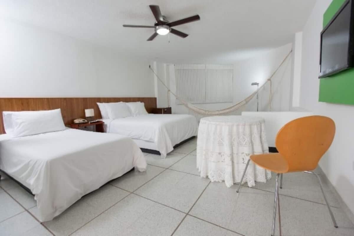 1 Schlafzimmer, hochwertige Bettwaren, Minibar, Zimmersafe