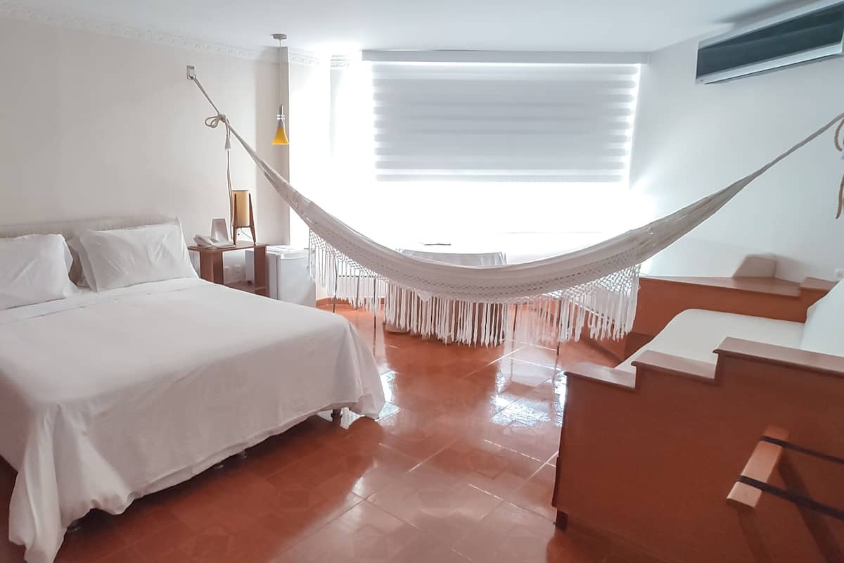 1 Schlafzimmer, hochwertige Bettwaren, Minibar, Zimmersafe