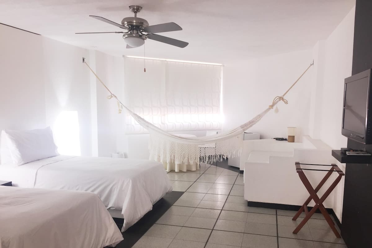 1 Schlafzimmer, hochwertige Bettwaren, Minibar, Zimmersafe