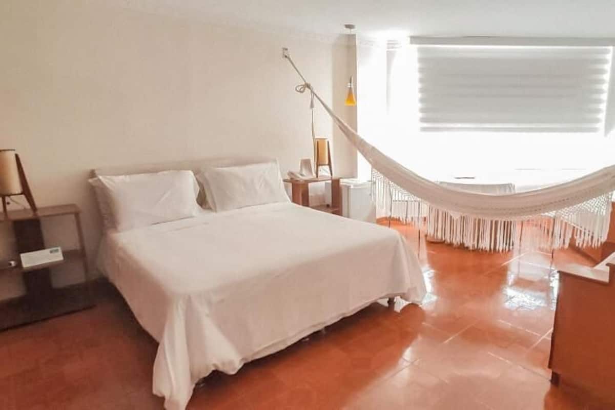 1 Schlafzimmer, hochwertige Bettwaren, Minibar, Zimmersafe