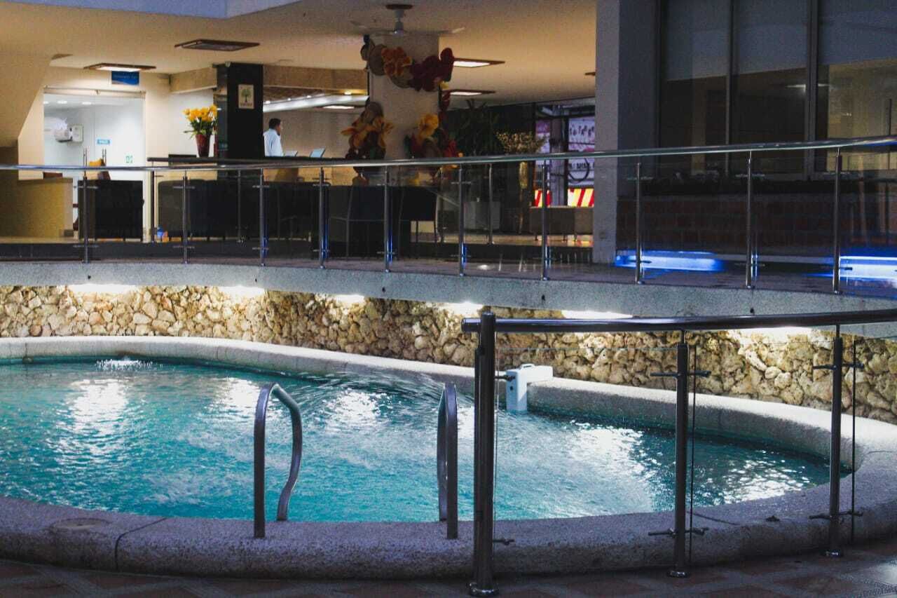 Piscine couverte, piscine extérieure