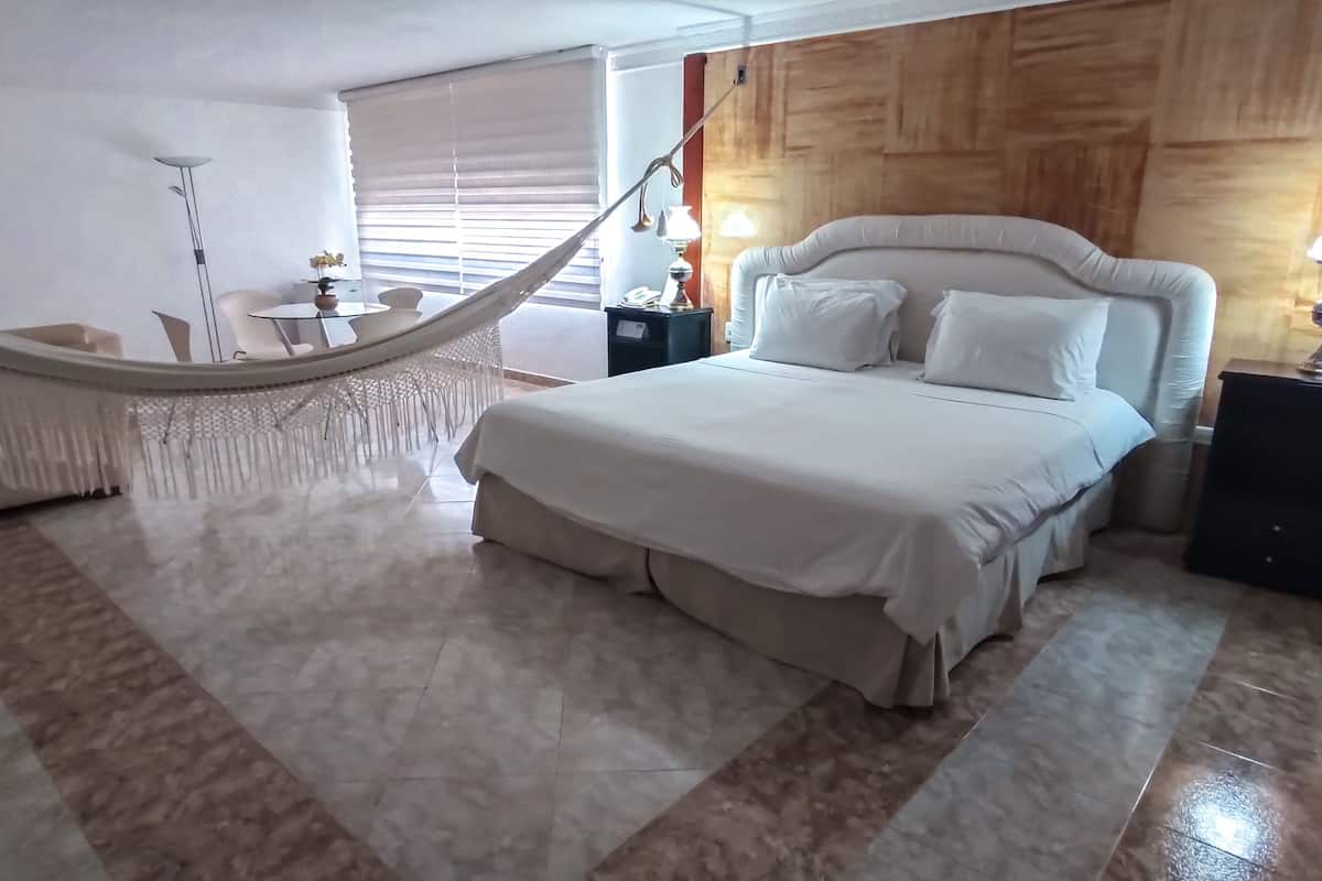 junior room | 1 bedroom, premium bedding, minibar, in-room safe