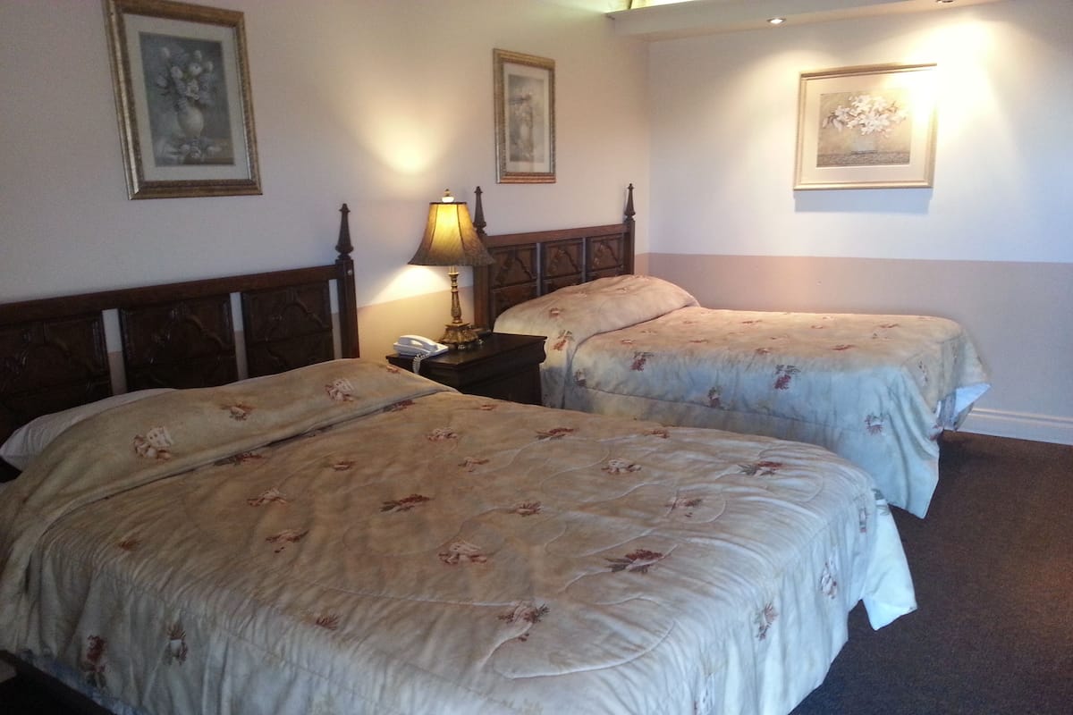 Room, 2 Double Beds | Desk, soundproofing, WiFi (free)