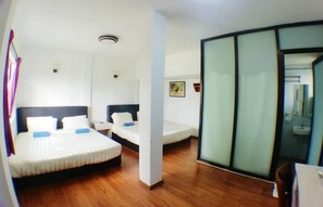 家庭客房, 1 間臥室 | 書桌、熨斗/熨衣板、免費無線上網