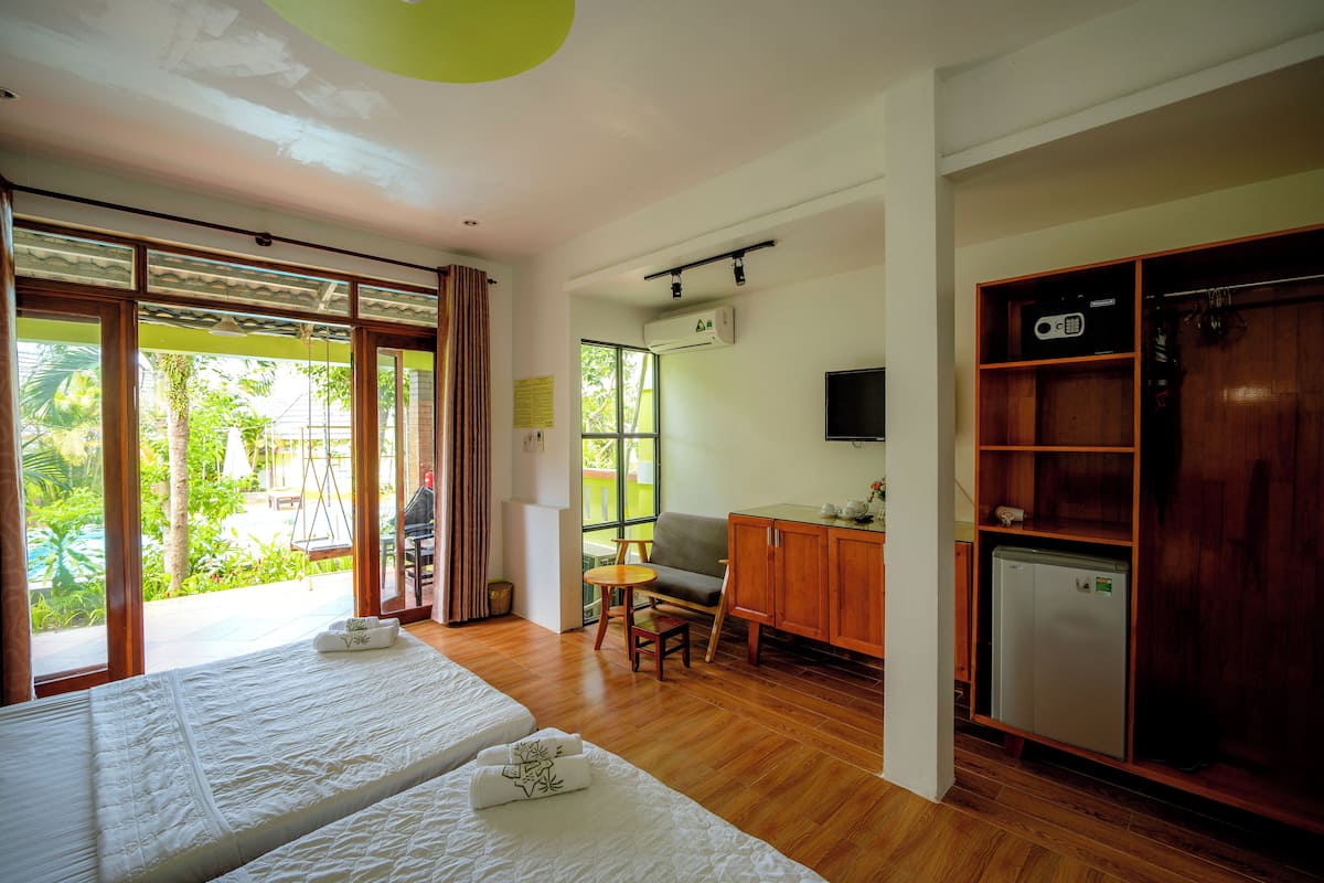 Minibar, desk, blackout curtains, soundproofing