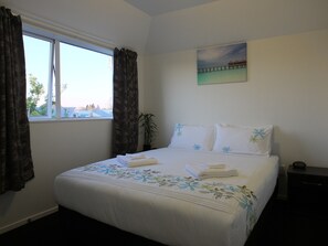 Luxury Apartment, 2 Bedrooms | 1 bedroom, desk, iron/ironing board, free WiFi