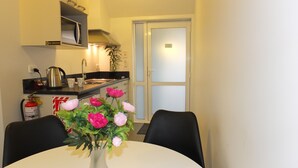 Apartemen Mewah, 2 kamar tidur | Dapur pribadi
