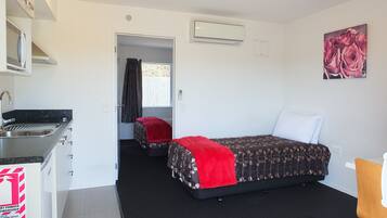 1 bedroom, desk, iron/ironing board, free WiFi