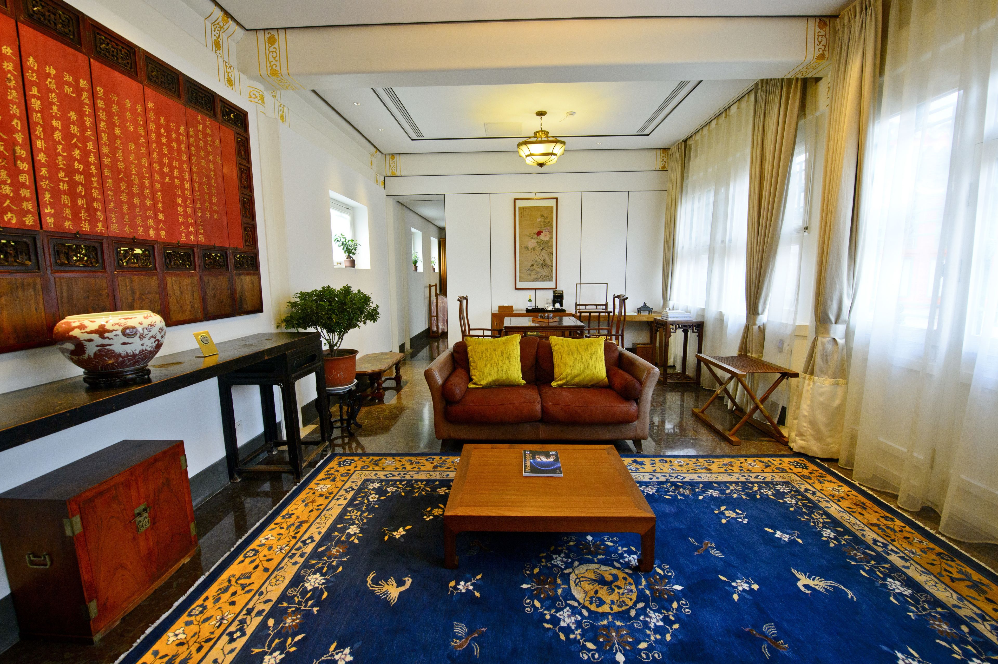 south deluxe | premium bedding, down duvets, pillow-top beds, minibar