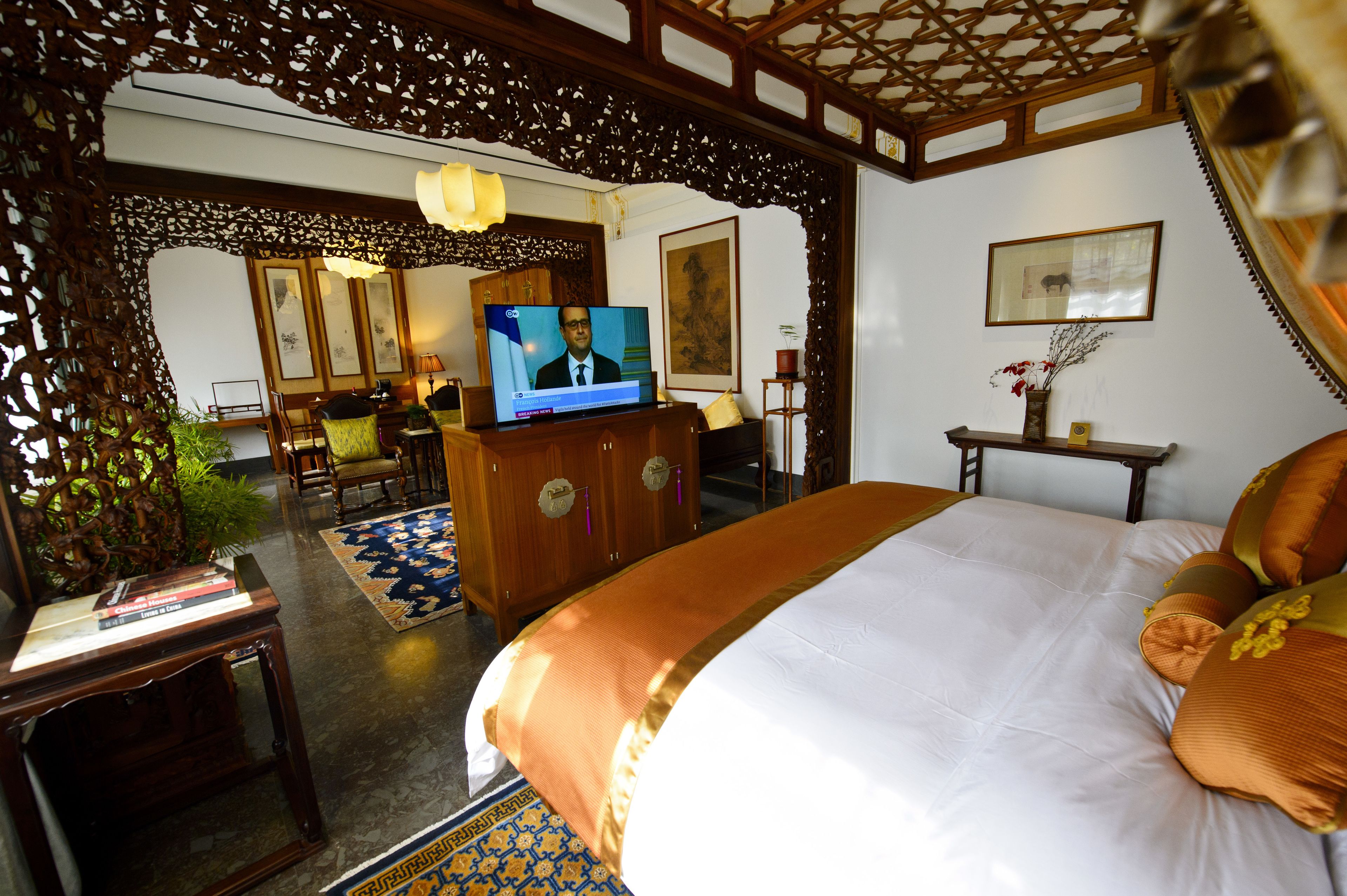 south executive | premium bedding, down duvets, pillow-top beds, minibar