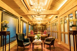 Lounge - Cours Et Pavillons (Beijing)