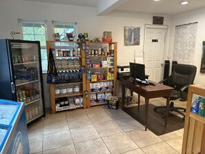 Reception - Indian Flat RV Park - Tent Cabins & Cottages (El Portal)