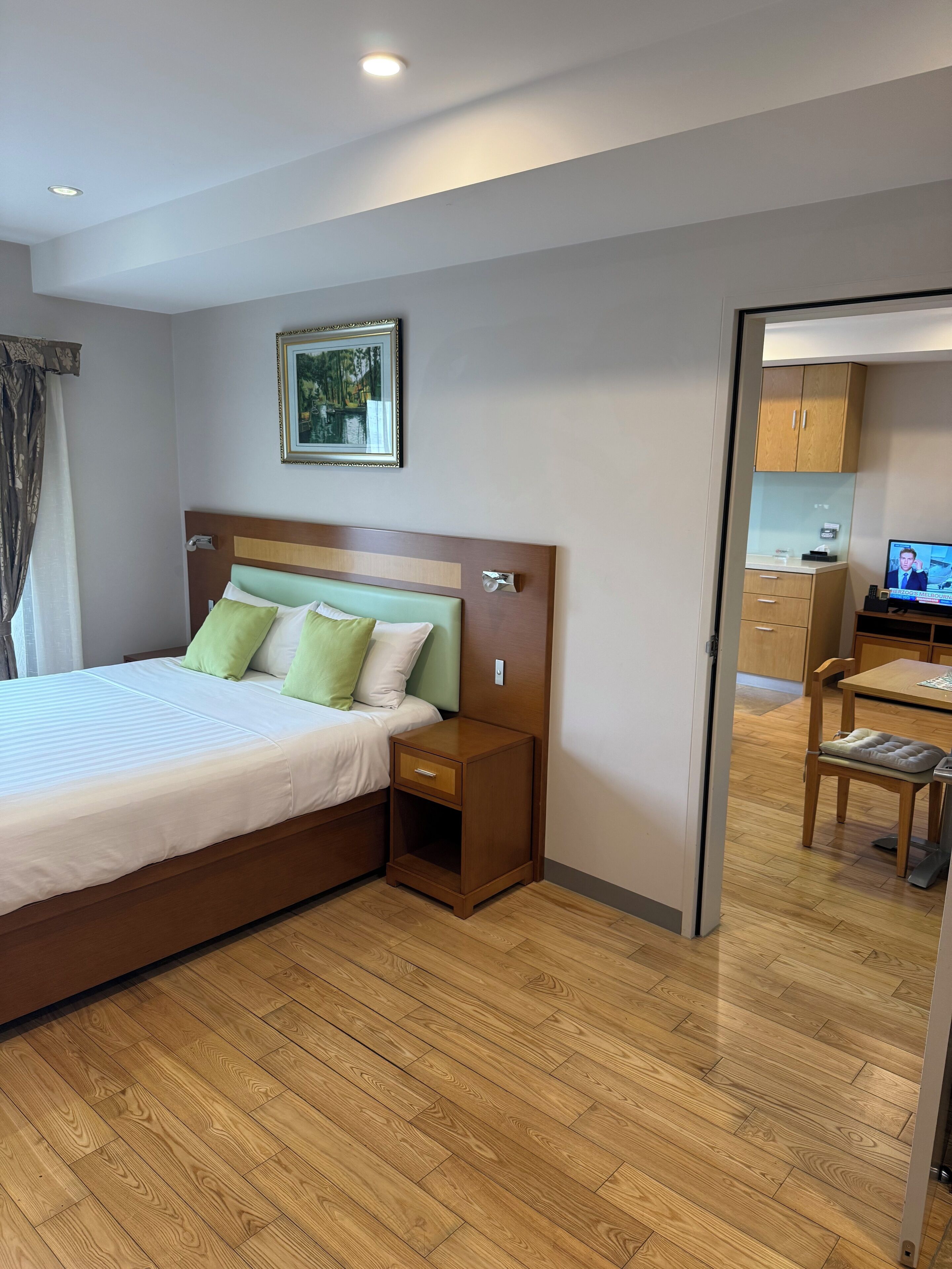 Photo - Melrose Apartments