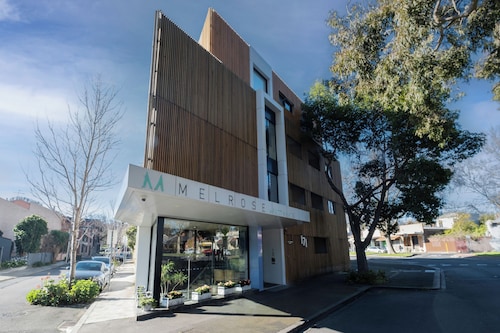 Melrose Apartments