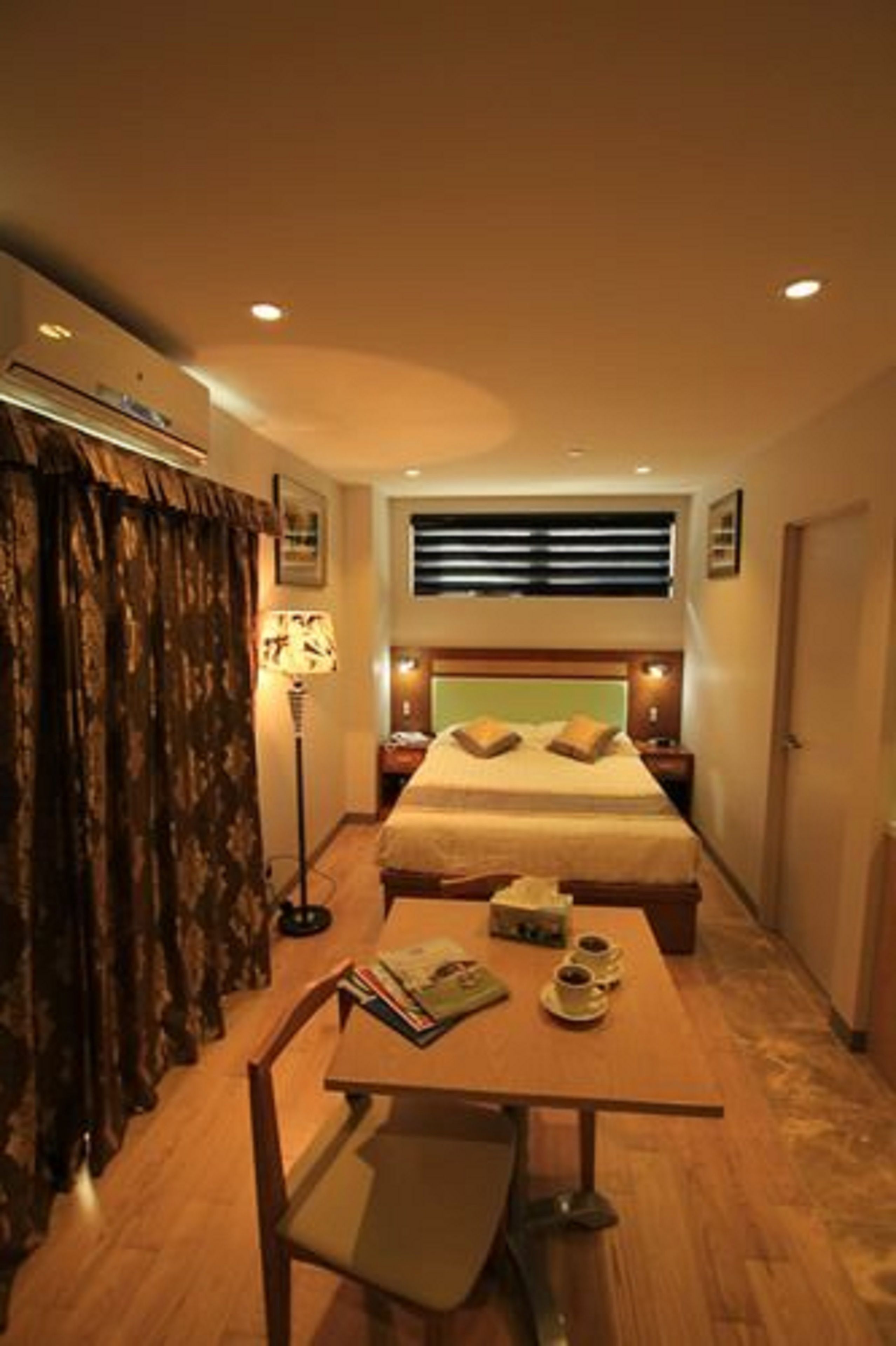 Melrose Apartments — image 10