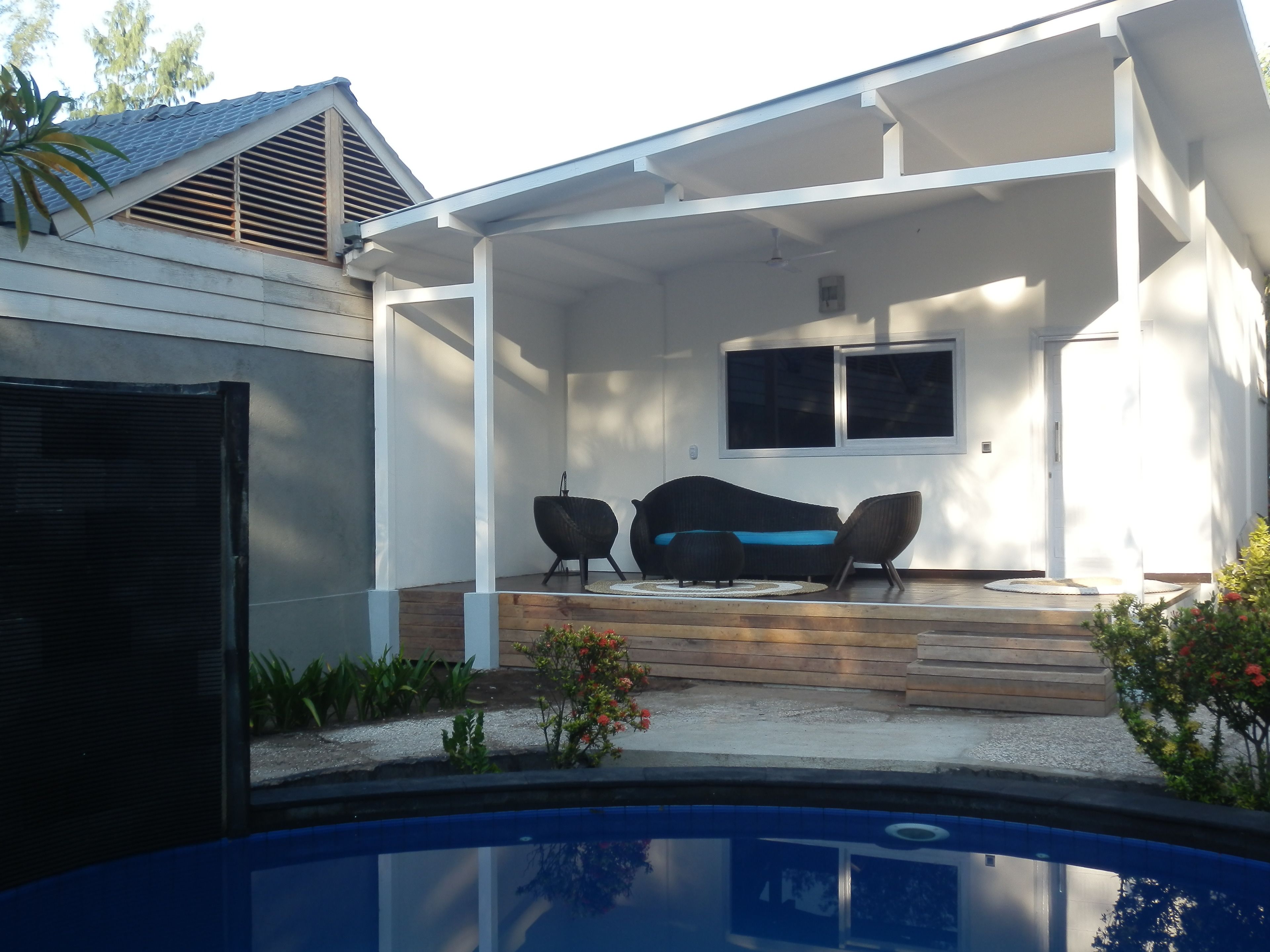 deluxe room, pool view | exterior