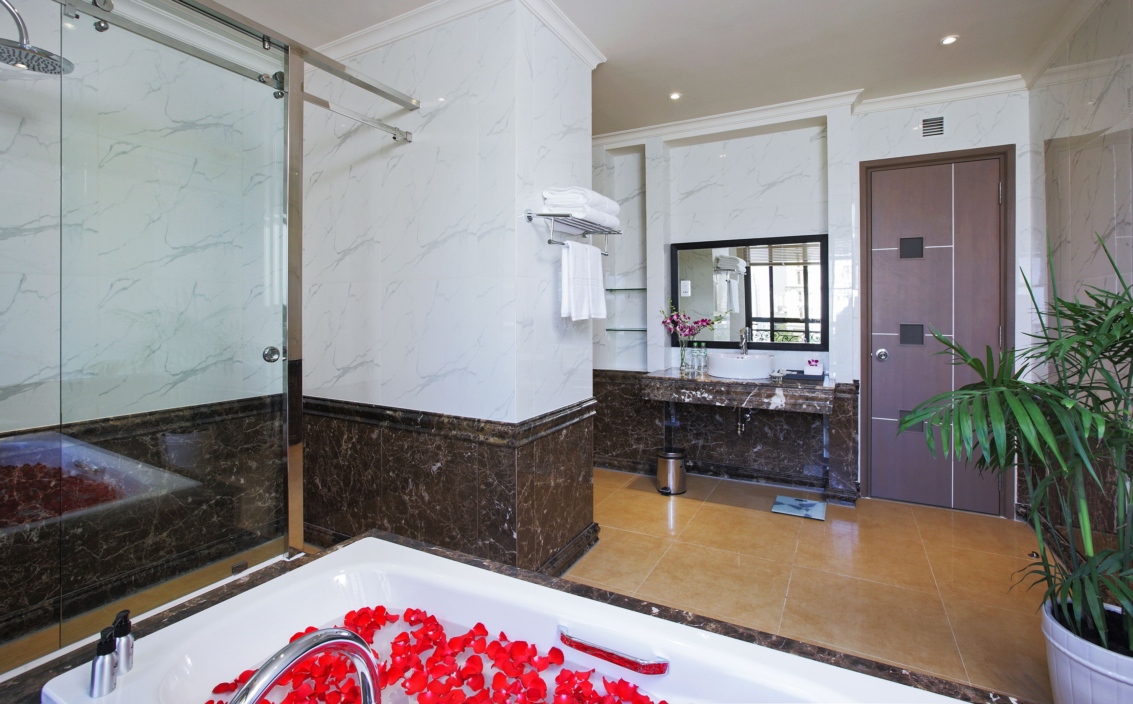 suite | bathroom | free toiletries, hair dryer, slippers, towels