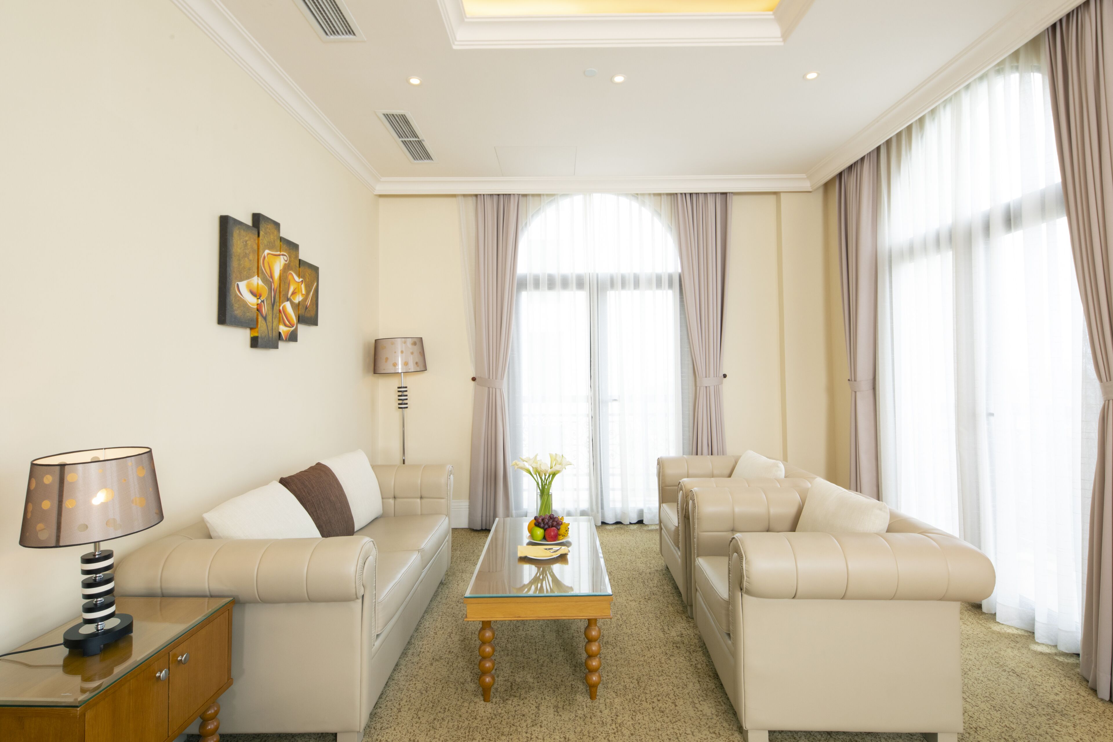 suite | minibar, in-room safe, desk, rollaway beds