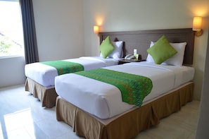 Desk, rollaway beds, free WiFi