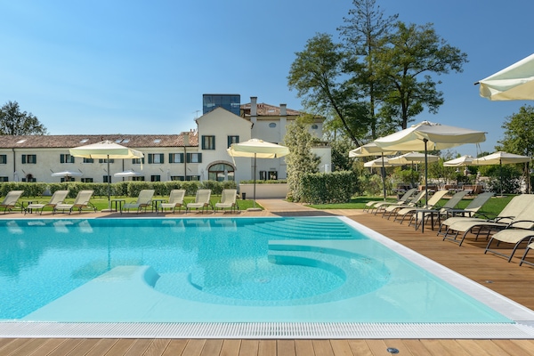 Piscina all'aperto