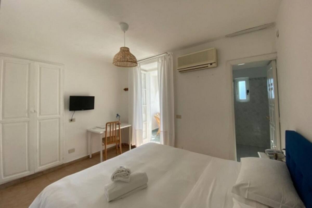 In-room safe, desk, free WiFi, bed sheets