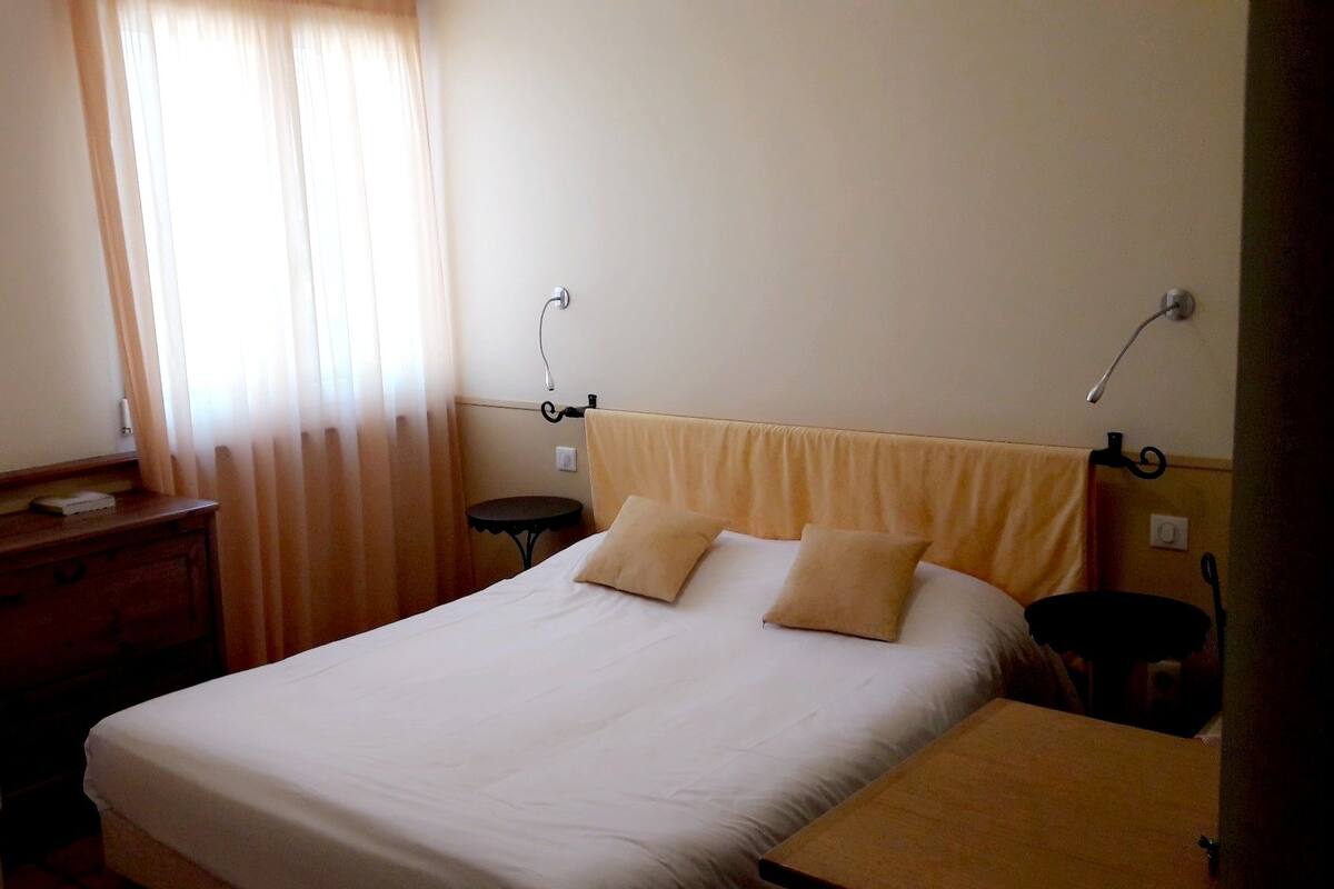 Double Room | Desk, soundproofing, free cots/infant beds, free WiFi