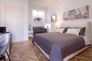 Premium bedding, minibar, in-room safe, desk - Bed & Breakfast Palazzo Satriano (Naples)