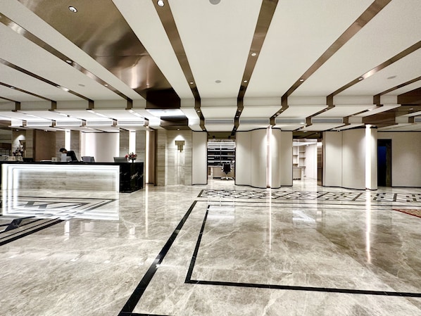 Reception - Grace Hotel (Bangkok)