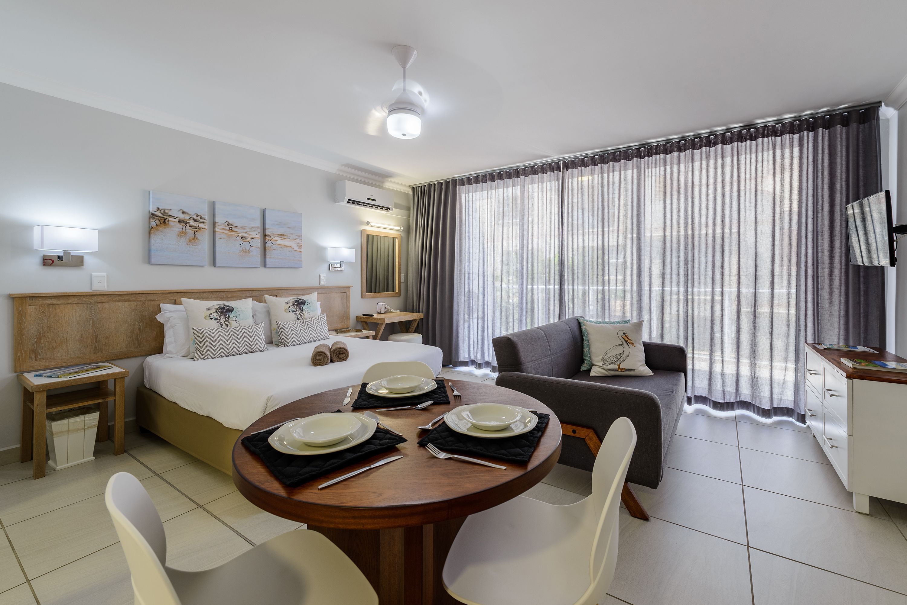 Studio (Apartment) | Living area | TV