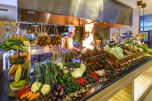 Grand Artos Hotel & Convention