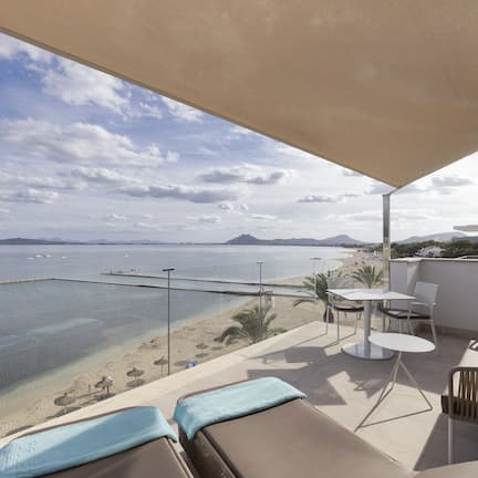 Junior Suite, Terrace, Sea View | 1 bedroom, hypo-allergenic bedding, down comforters, minibar