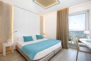 1 dormitorio, ropa de cama hipoalergénica, edredones de plumas y minibar