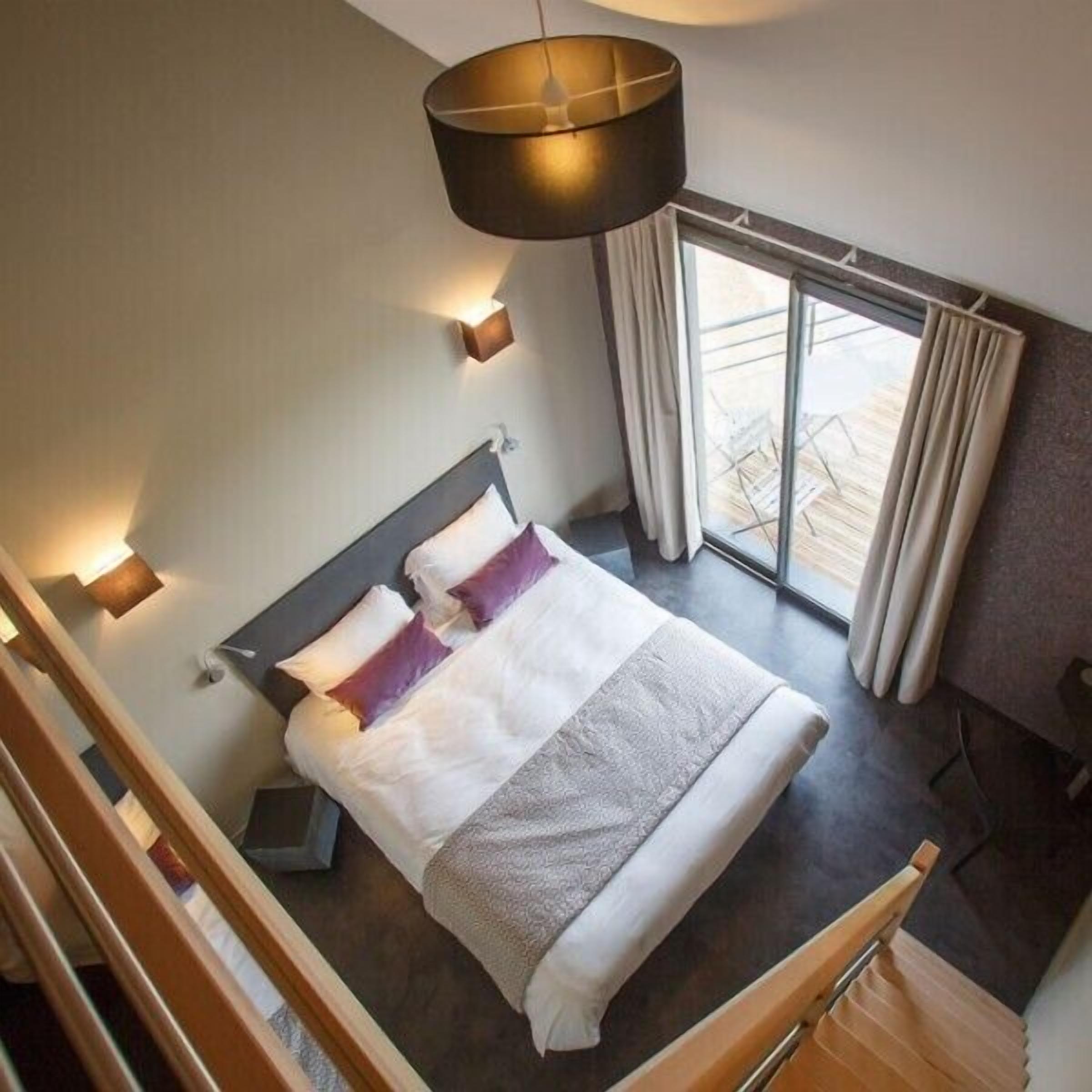 standard triple room | individually decorated, desk, blackout curtains, soundproofing