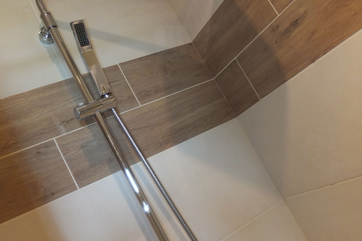 standard double room | bathroom shower