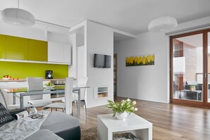 Apartment, 2 Bedrooms (Olive Suite) | 1 bedroom, premium bedding, in-room safe, iron/ironing board