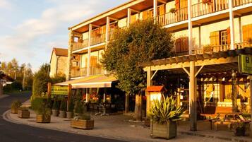 المنشأة من الخارج