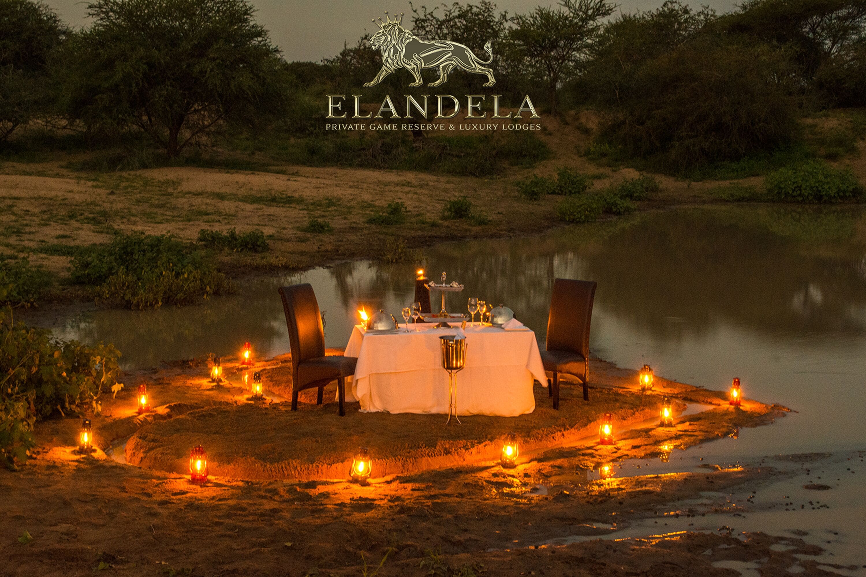 Breakfast, lunch, dinner served; pool views 