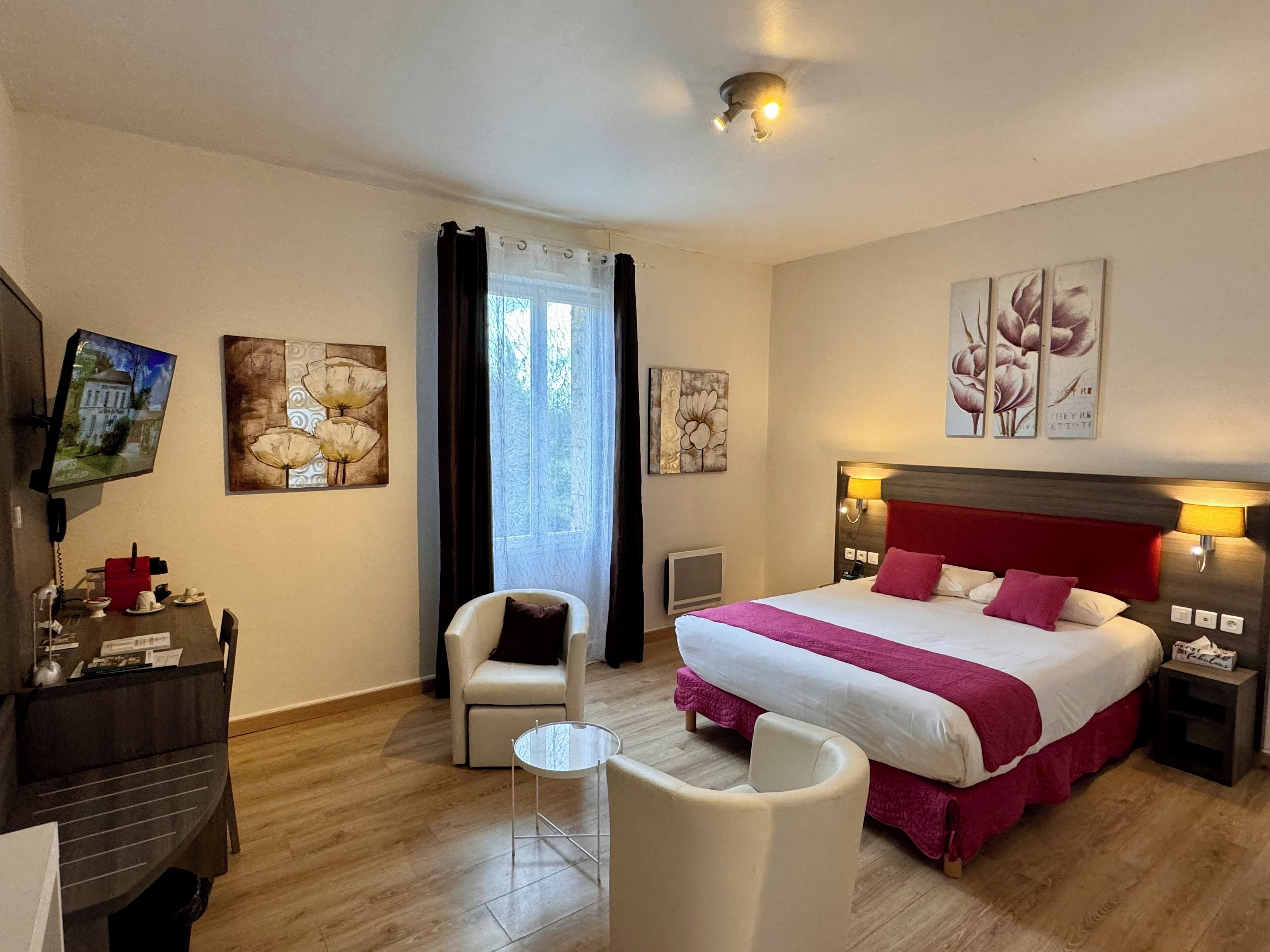 superior double room | minibar, in-room safe, desk, soundproofing