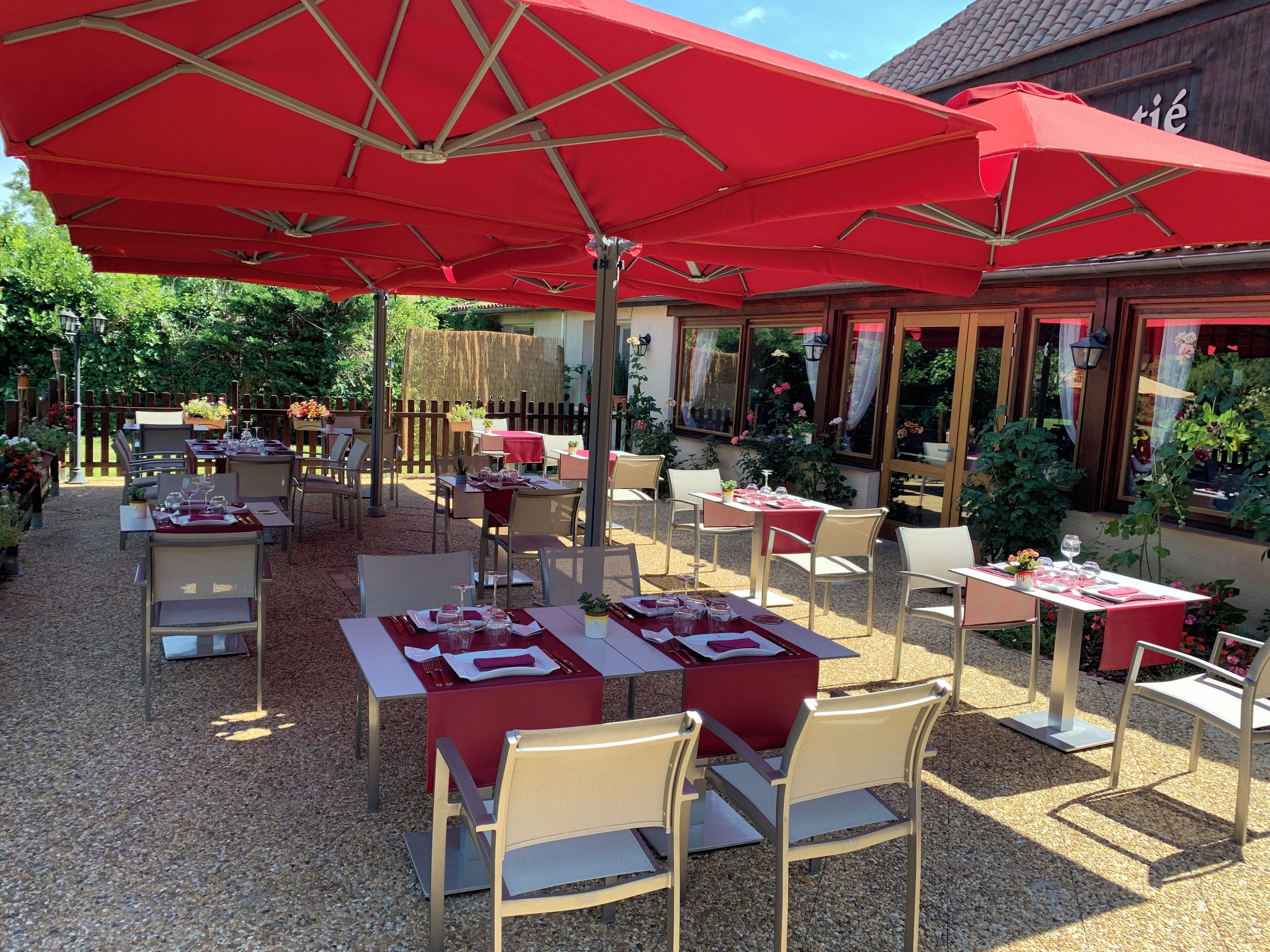 breakfast, lunch, dinner served; french cuisine