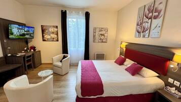 Superior Double Room | Minibar, in-room safe, desk, soundproofing